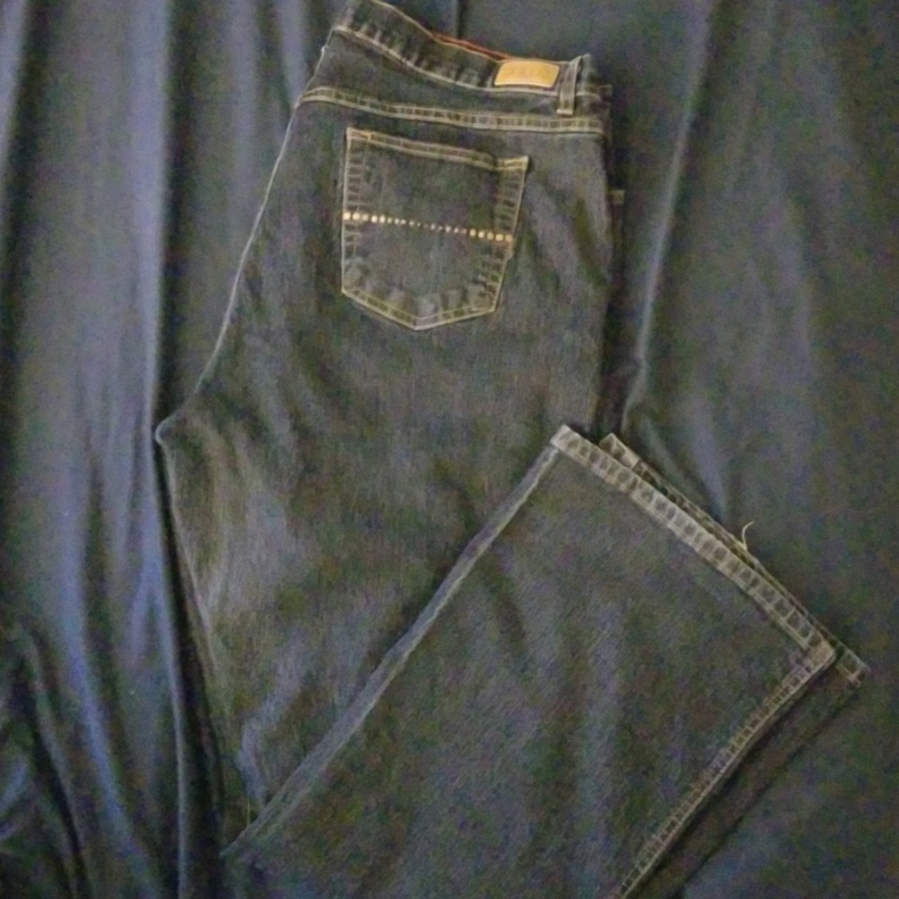 Junior Plus Size (22) Glo Jeans